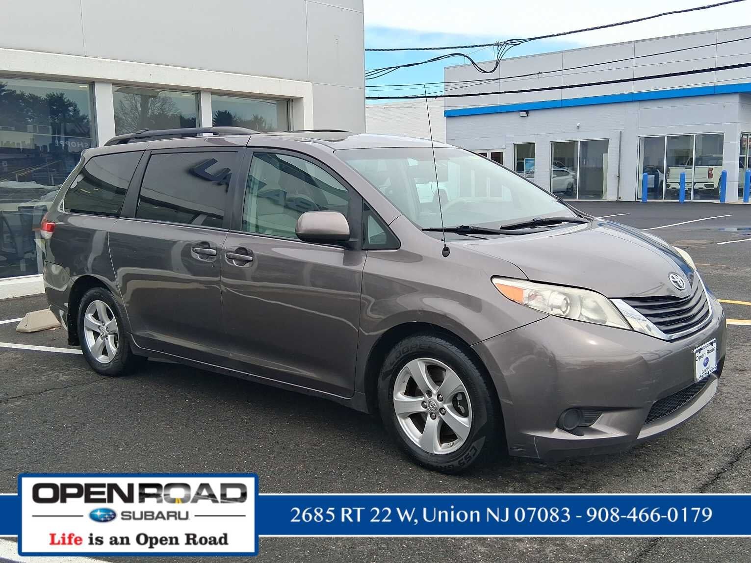 2012 TOYOTA Sienna