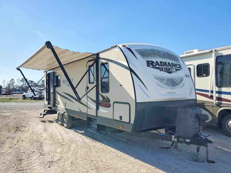 2017 CRUISER RV Radiance