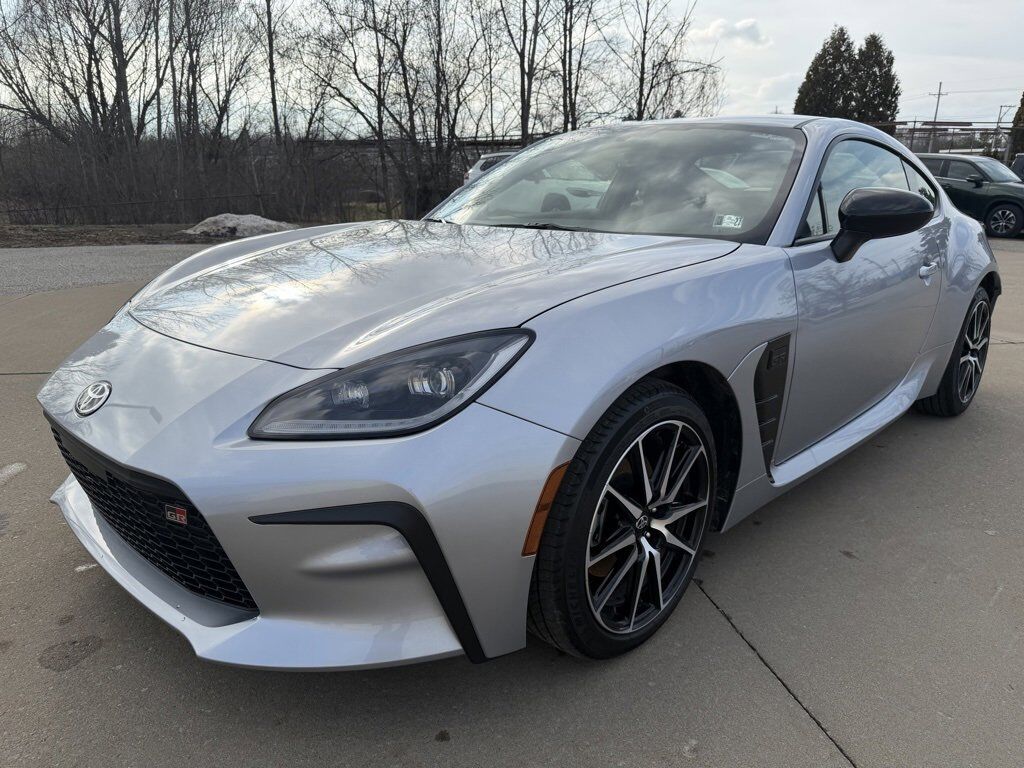 2025 TOYOTA GR86