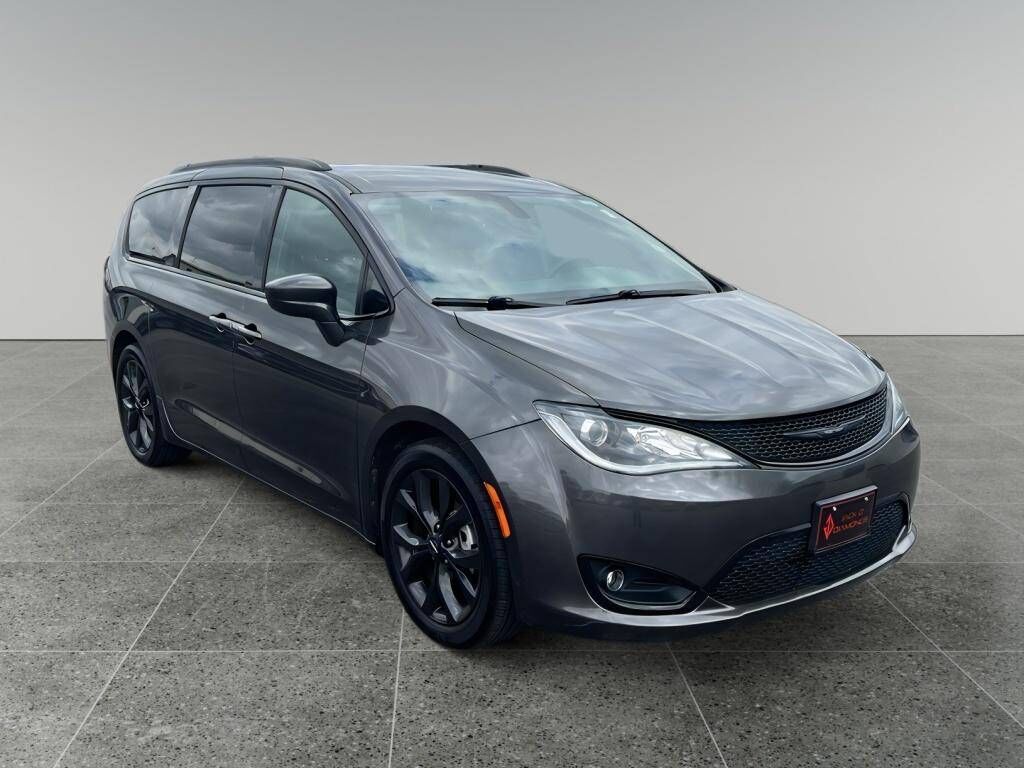 2019 CHRYSLER Pacifica