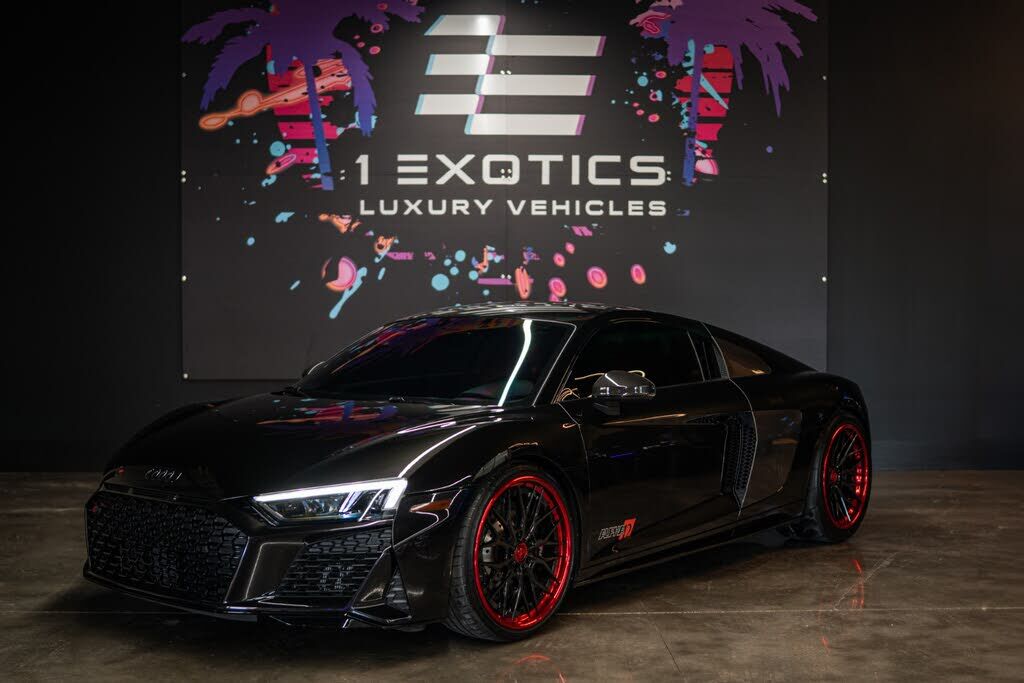 2021 AUDI R8