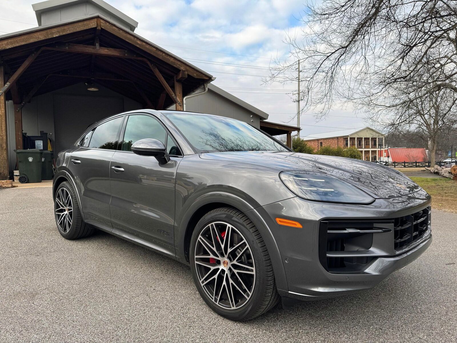 2025 PORSCHE Cayenne