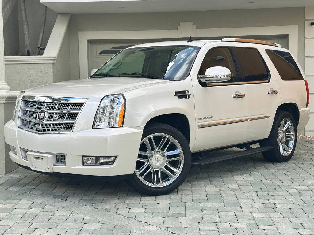 2011 CADILLAC Escalade