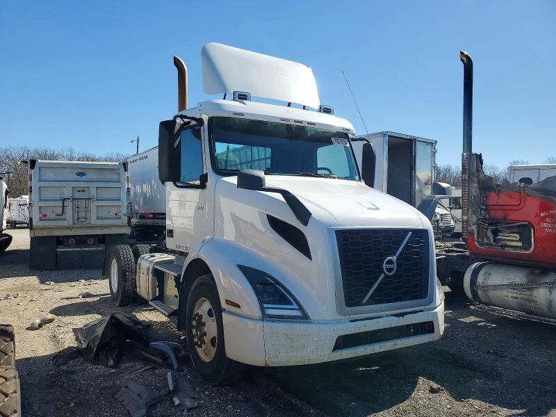 2019 VOLVO TRUCK VNR