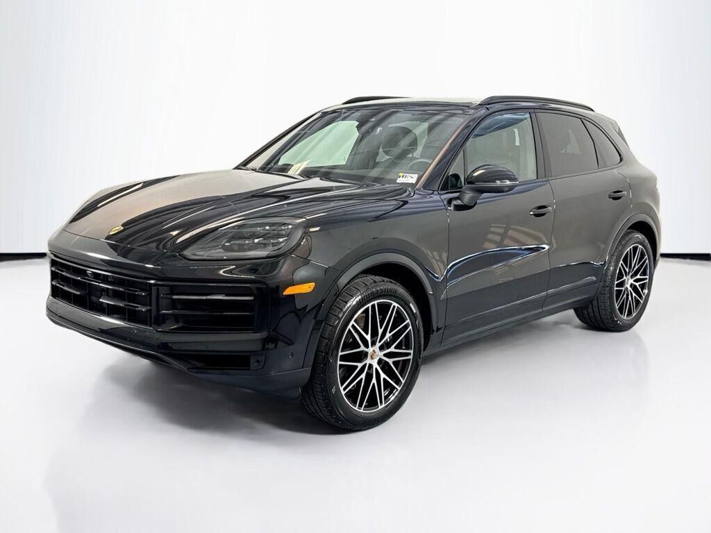 2025 PORSCHE Cayenne