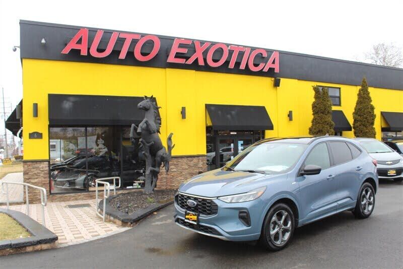 2023 FORD Escape