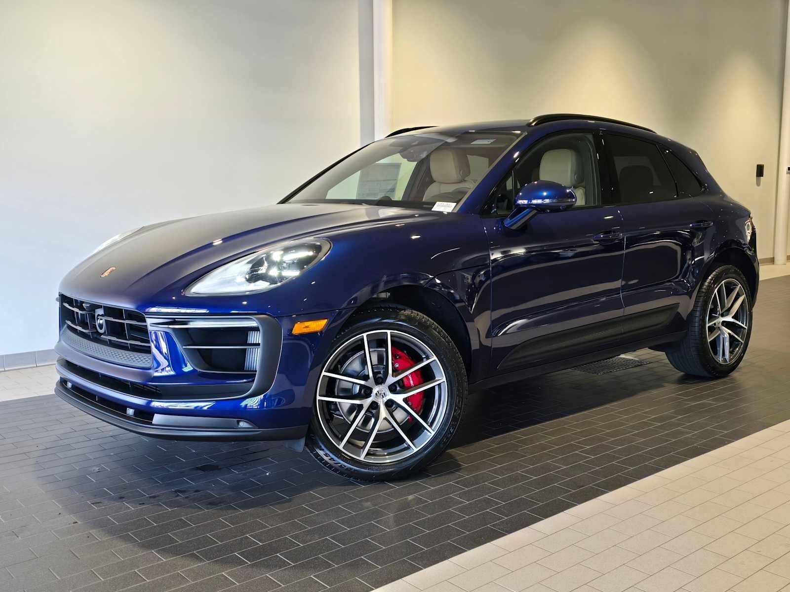 2026 PORSCHE Macan