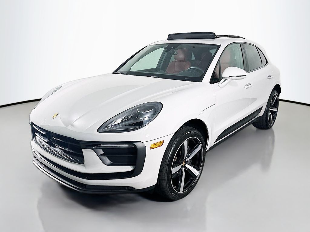 2025 PORSCHE Macan