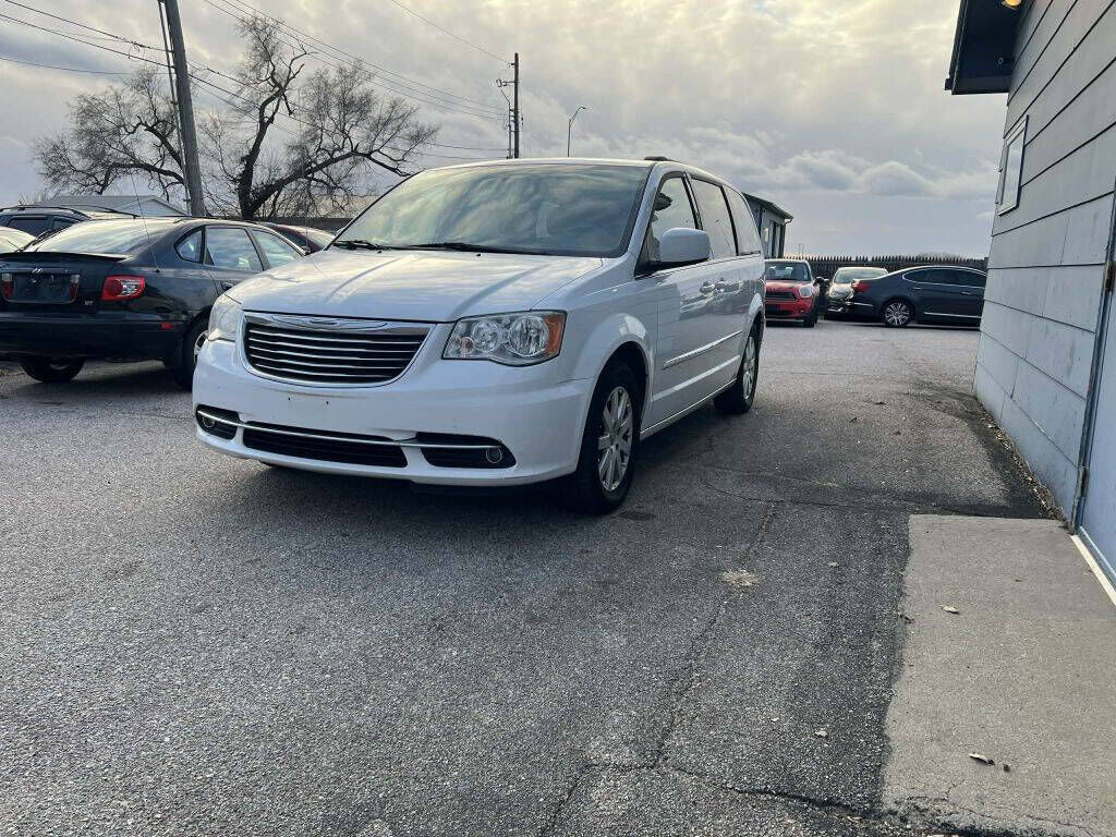 2015 CHRYSLER Town and Country