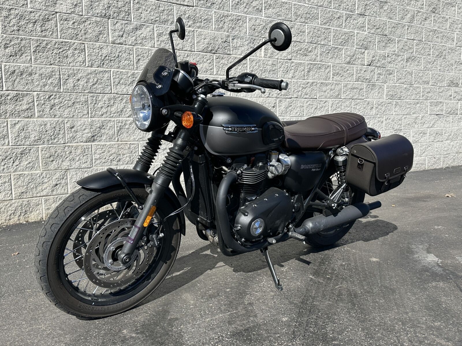 2022 TRIUMPH Bonneville