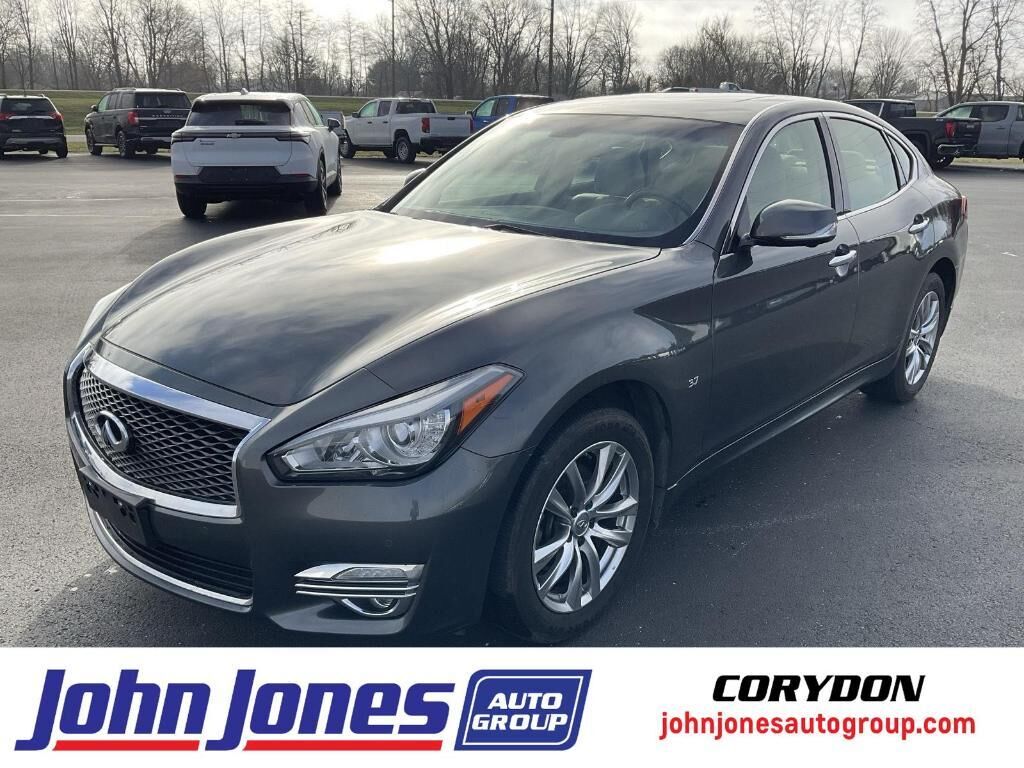 2015 INFINITI Q70