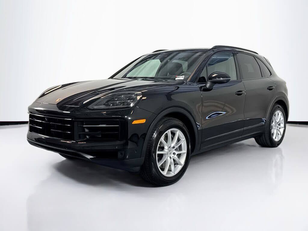2025 PORSCHE Cayenne