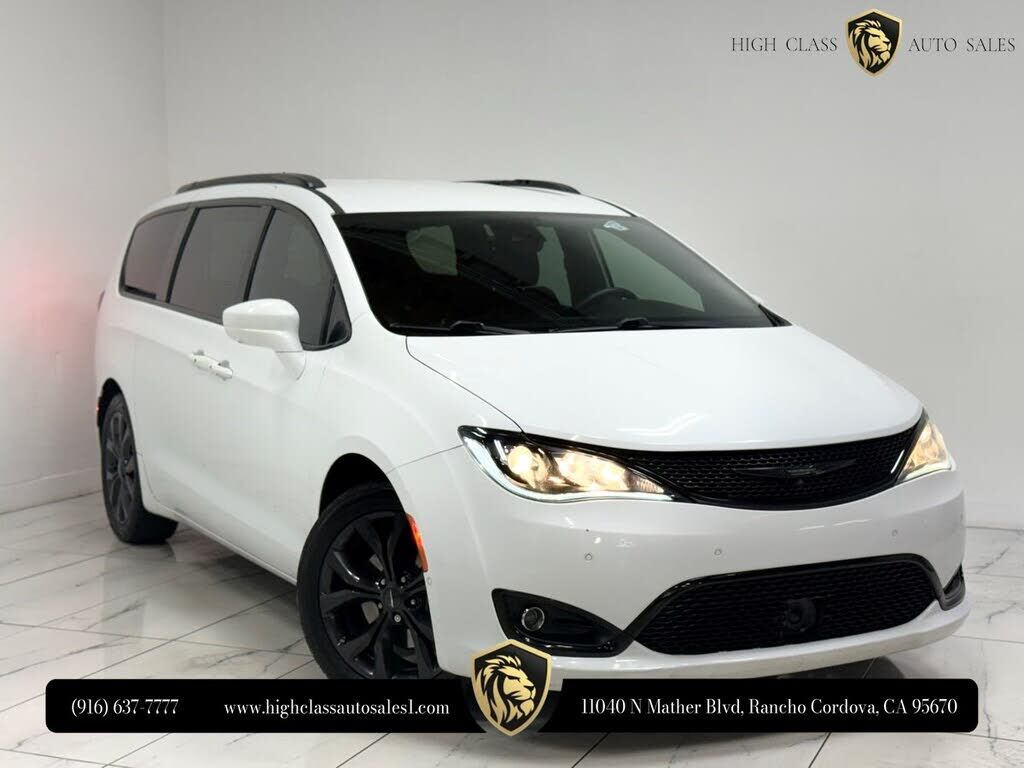 2019 CHRYSLER Pacifica