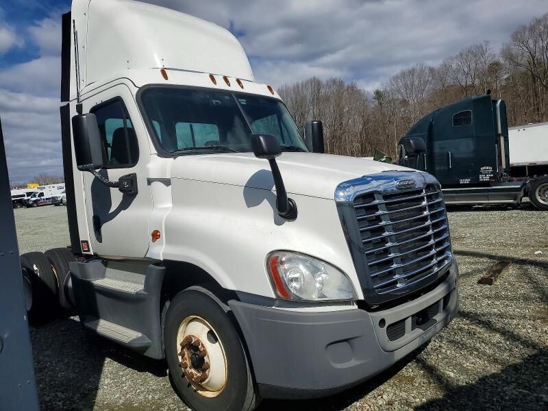 2015 FREIGHTLINER Cascadia