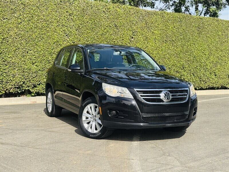 2010 VOLKSWAGEN Tiguan