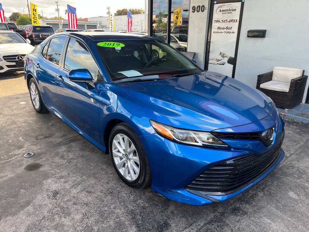 2019 TOYOTA Camry