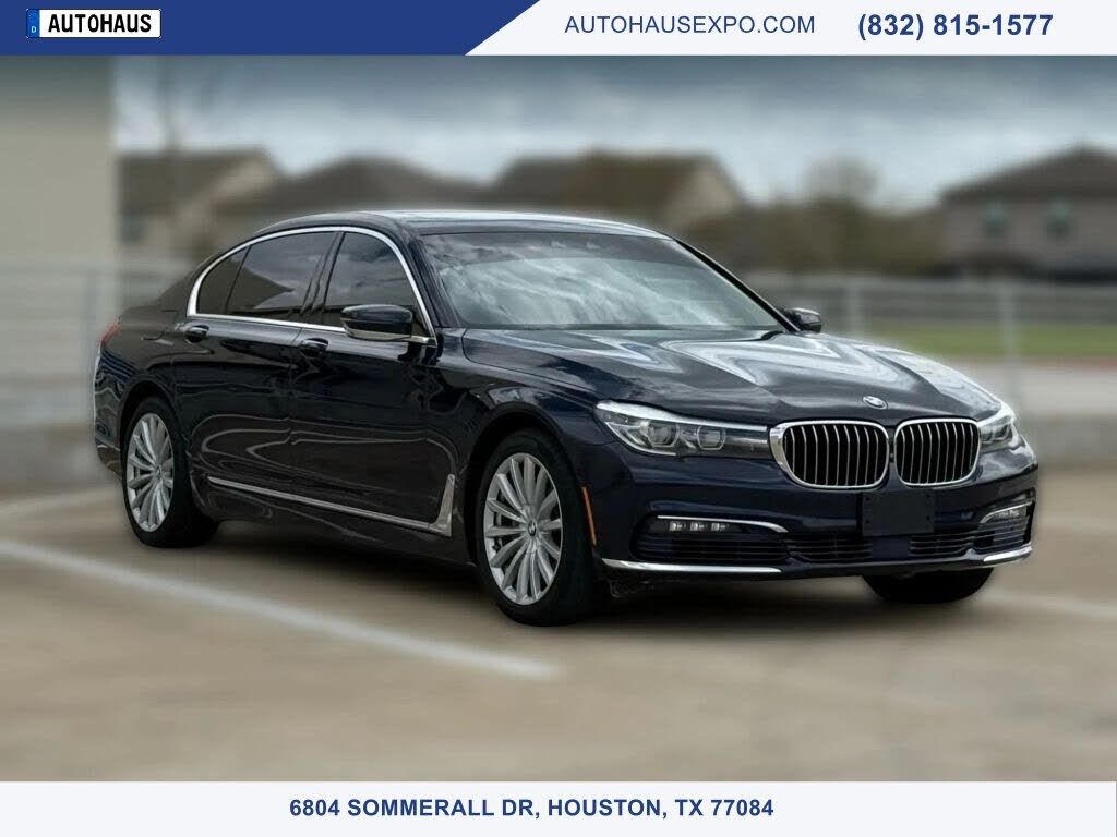 BMW 740i