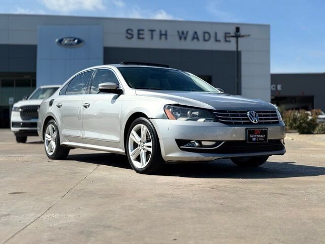 2013 VOLKSWAGEN Passat