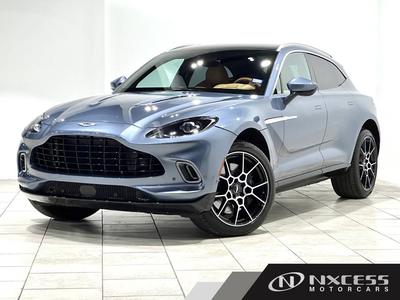 2021 ASTON MARTIN DBX