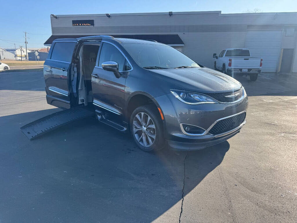 2017 CHRYSLER Pacifica