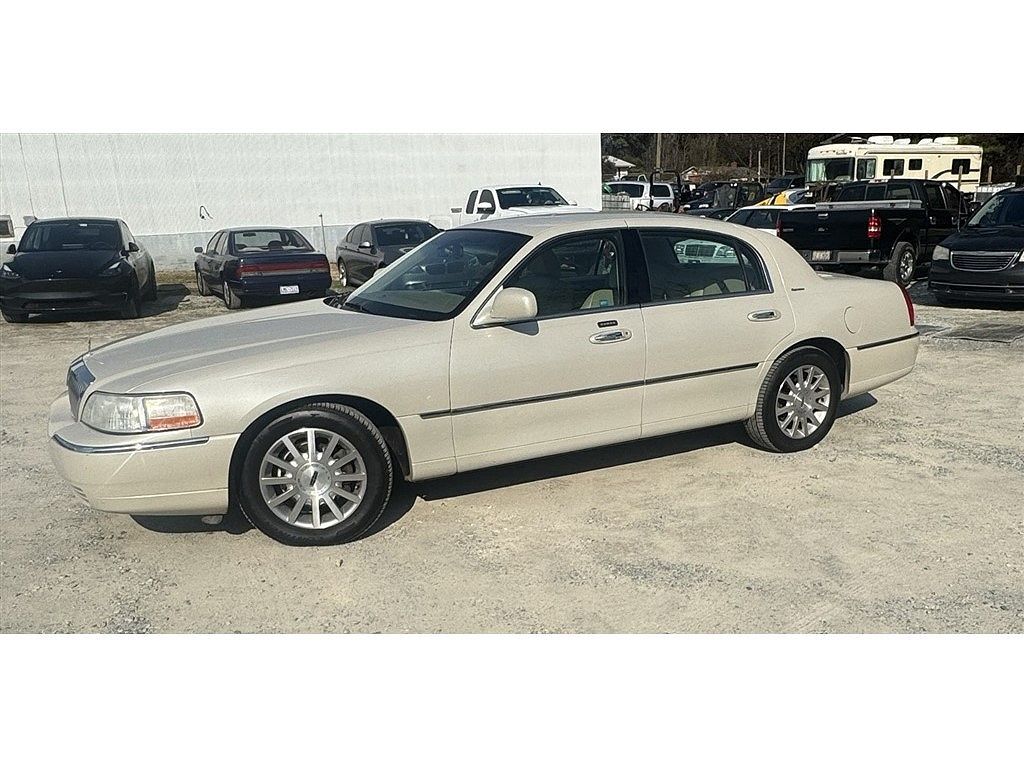 2007 LINCOLN Town Car