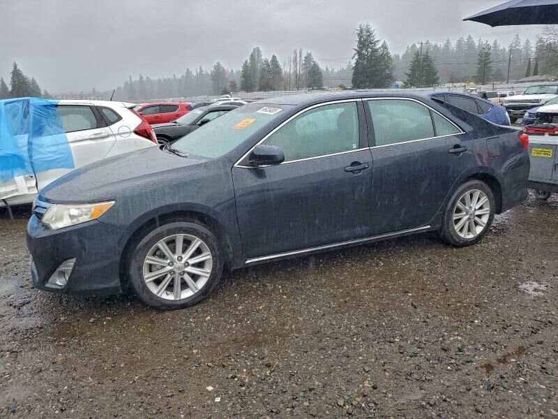 2013 TOYOTA Camry