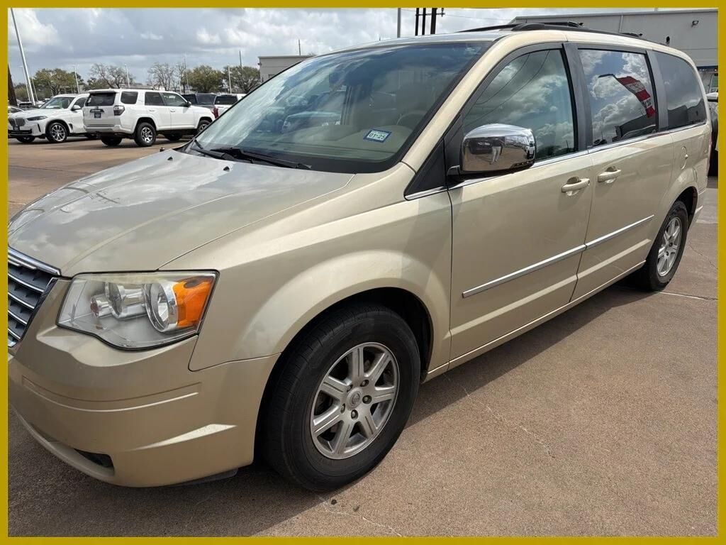 2010 CHRYSLER Town and Country