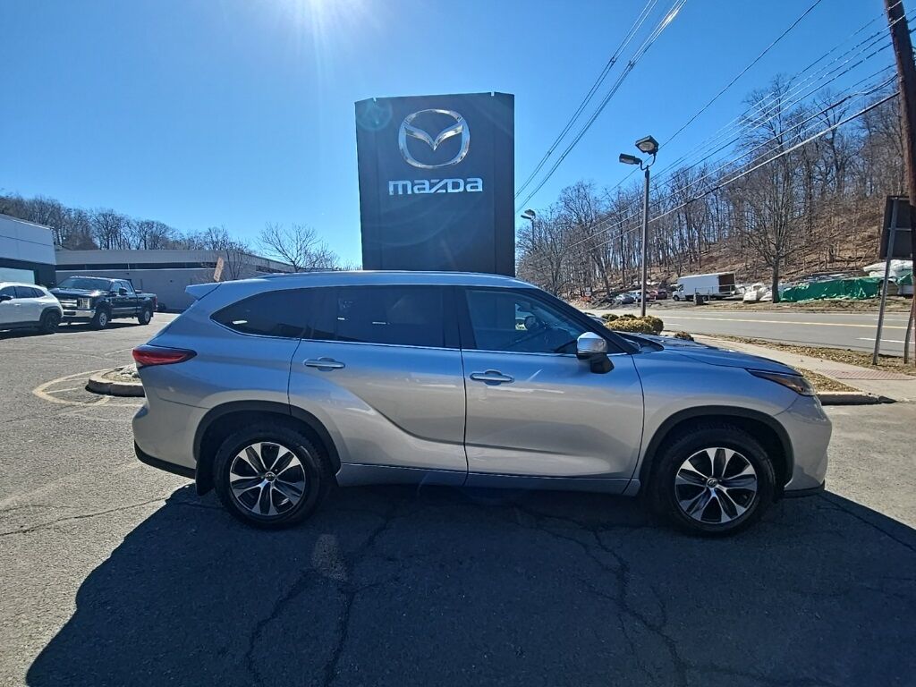 2021 TOYOTA Highlander