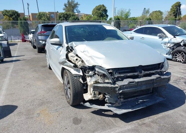2011 VOLKSWAGEN Jetta