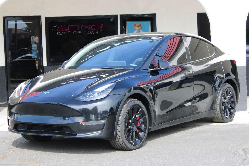 2023 TESLA Model Y