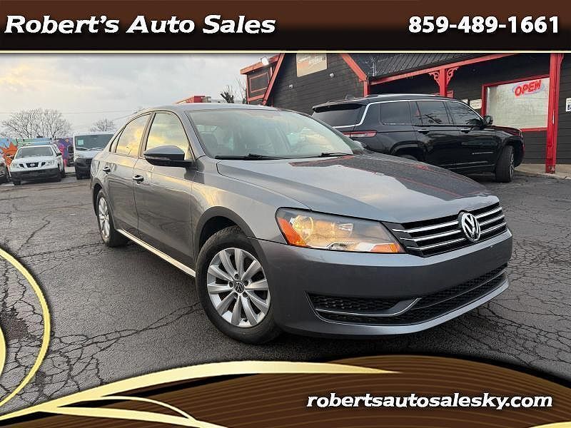 2012 VOLKSWAGEN Passat