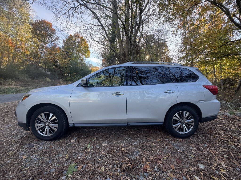 2020 NISSAN Pathfinder
