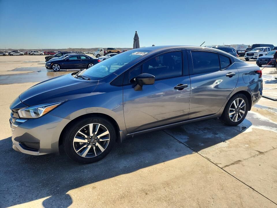 2024 NISSAN Versa