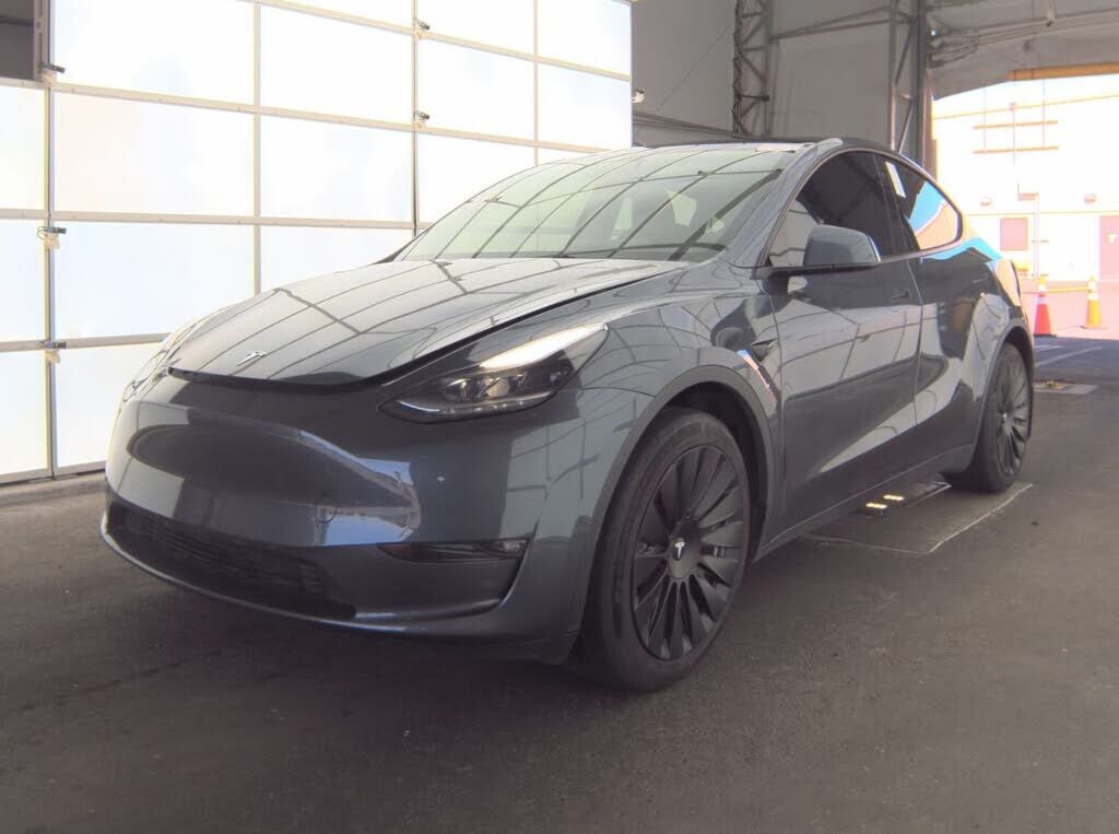 2023 TESLA Model Y
