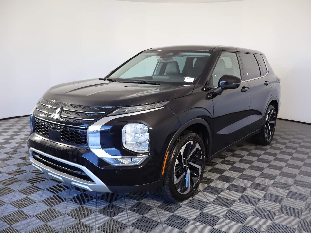 2023 MITSUBISHI Outlander