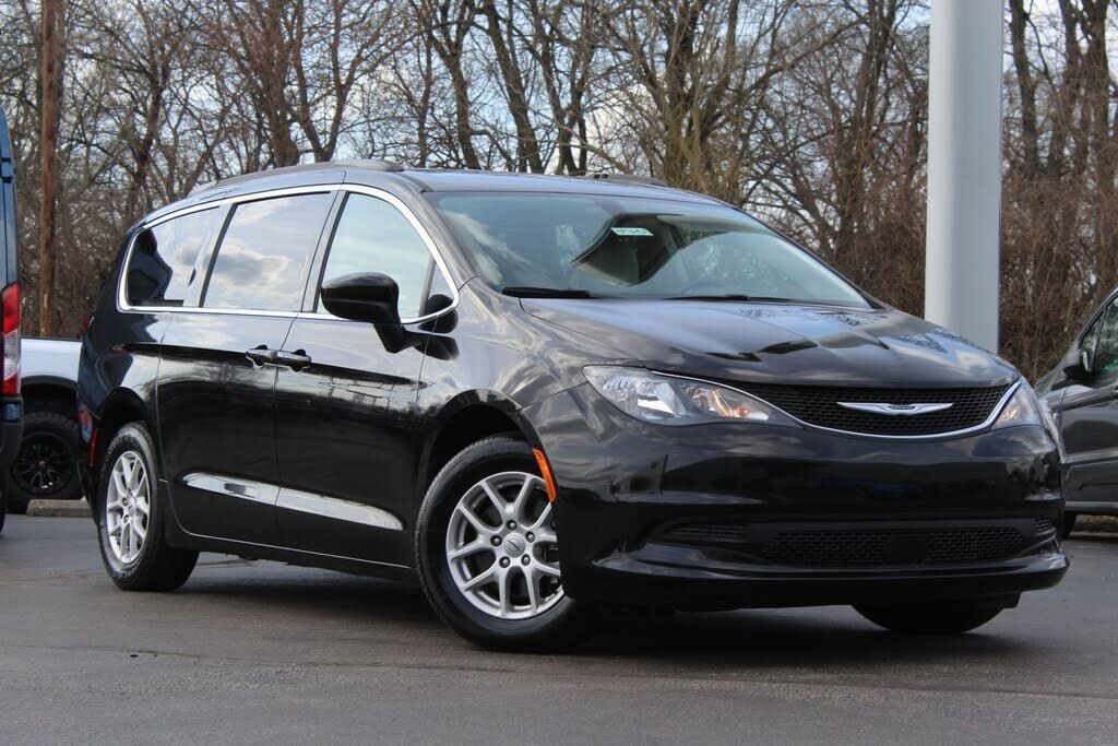 2021 CHRYSLER Voyager
