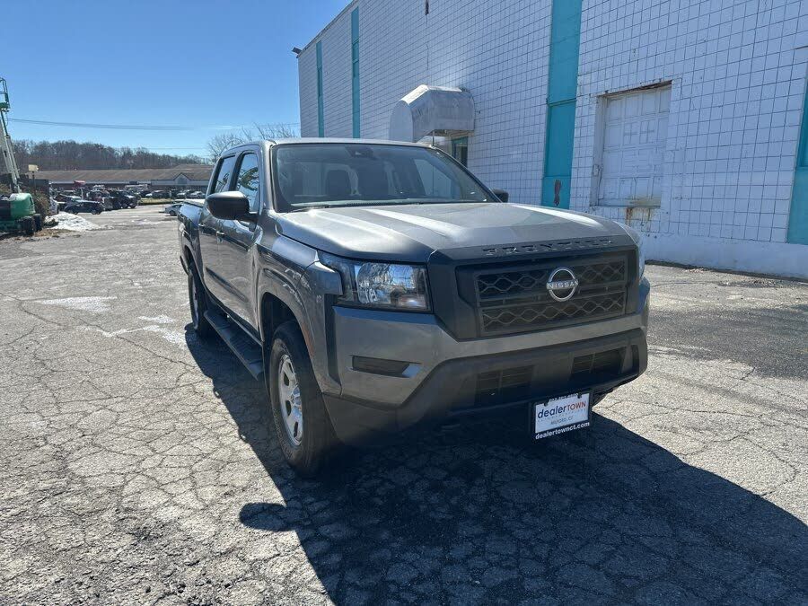 2022 NISSAN Frontier