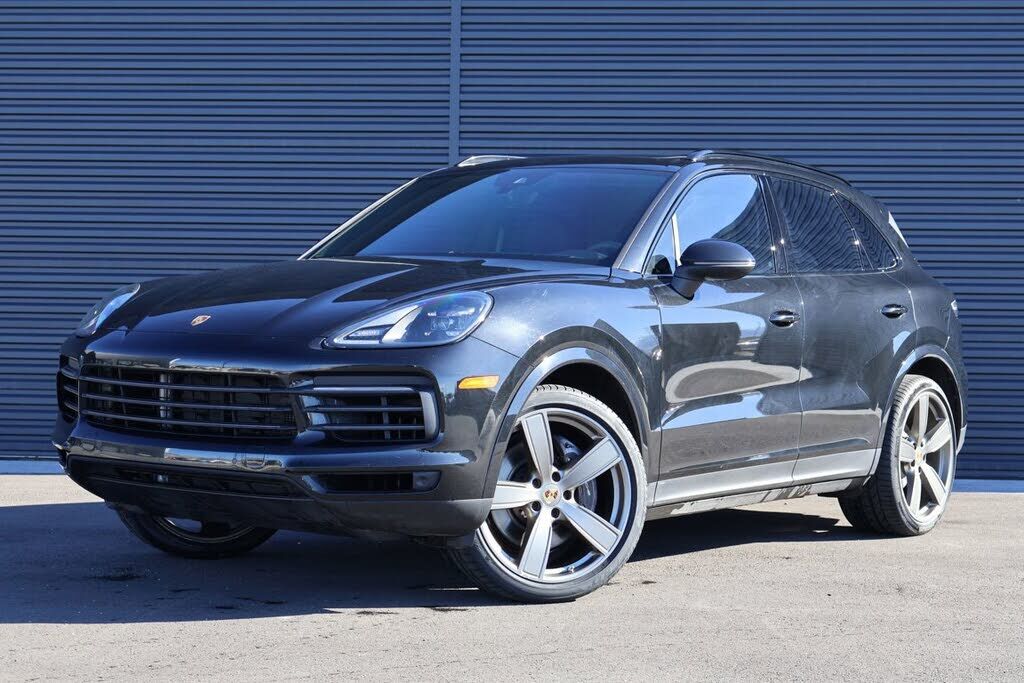 2023 PORSCHE Cayenne