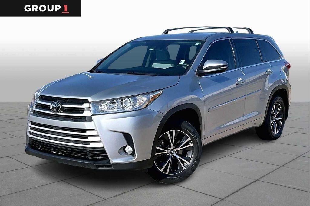 2017 TOYOTA Highlander