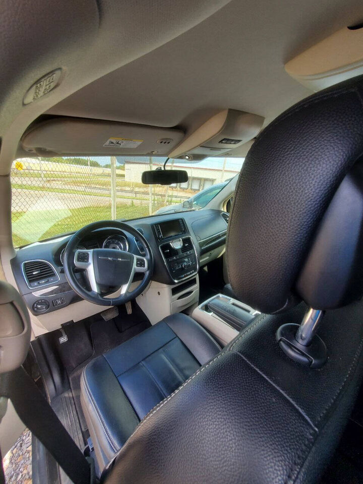 2016 CHRYSLER Town and Country