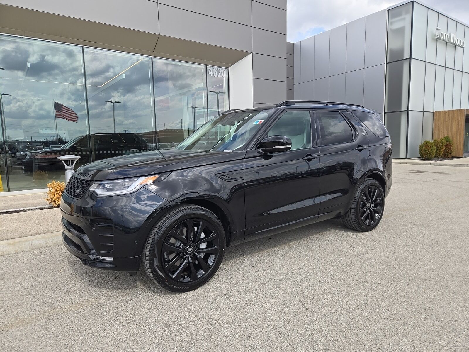 2026 LAND ROVER Discovery