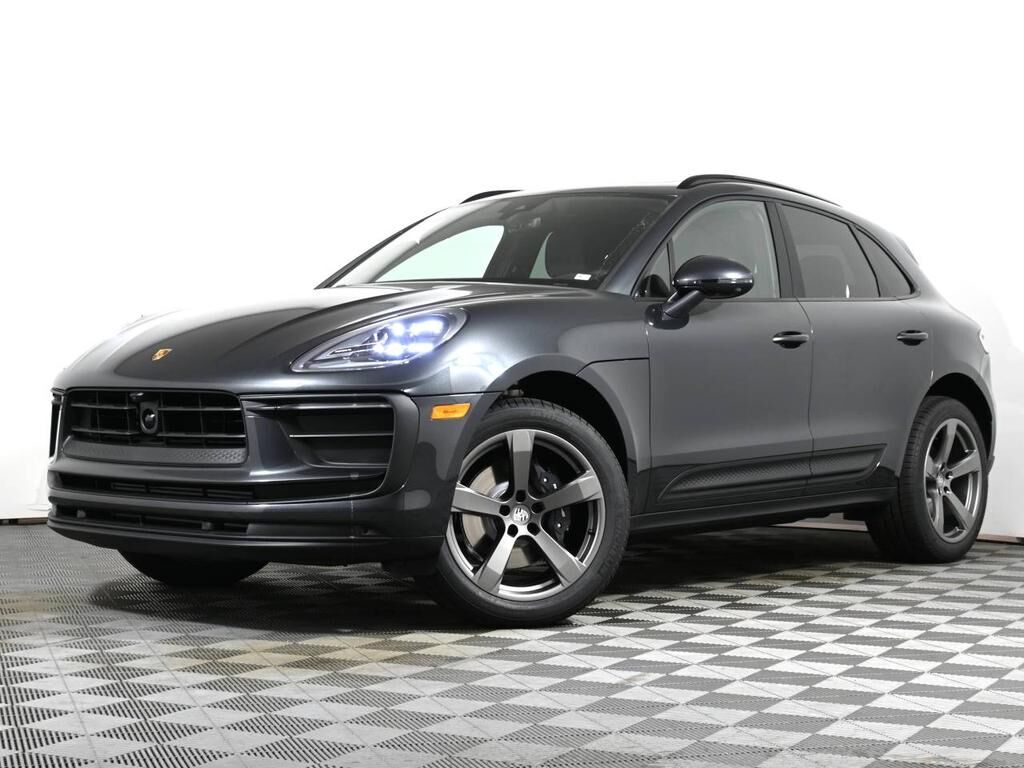 2025 PORSCHE Macan