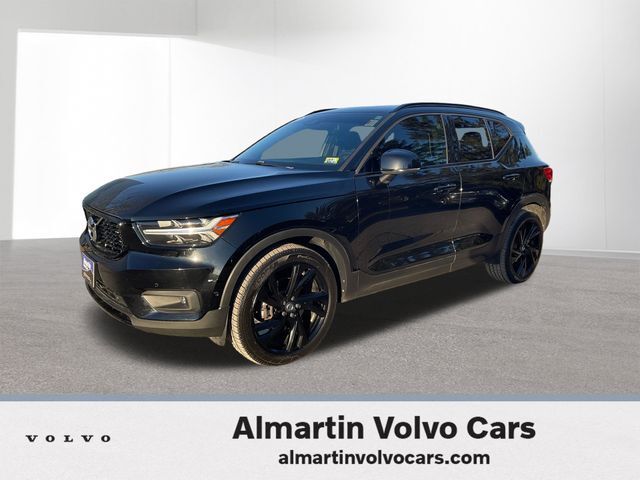 2019 VOLVO XC40