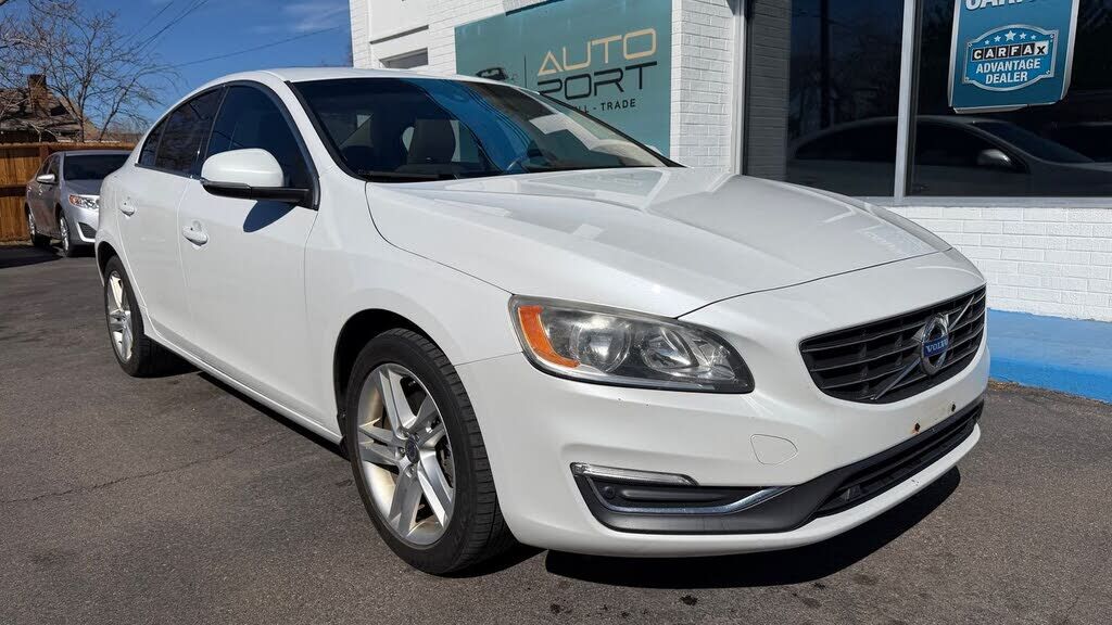 2015 VOLVO S60