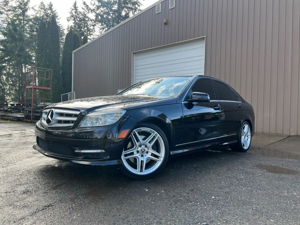 2011 MERCEDES-BENZ C-Class