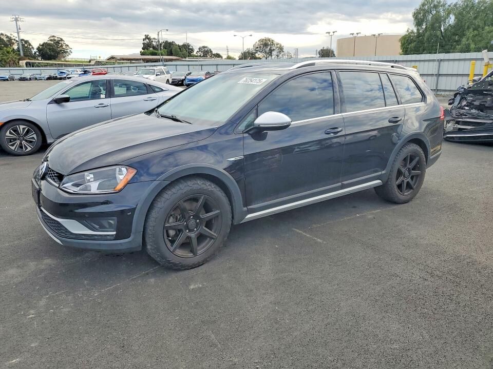 2017 VOLKSWAGEN Golf Alltrack