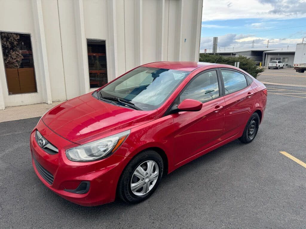 2013 HYUNDAI Accent