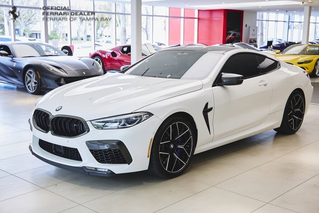 2022 BMW M8