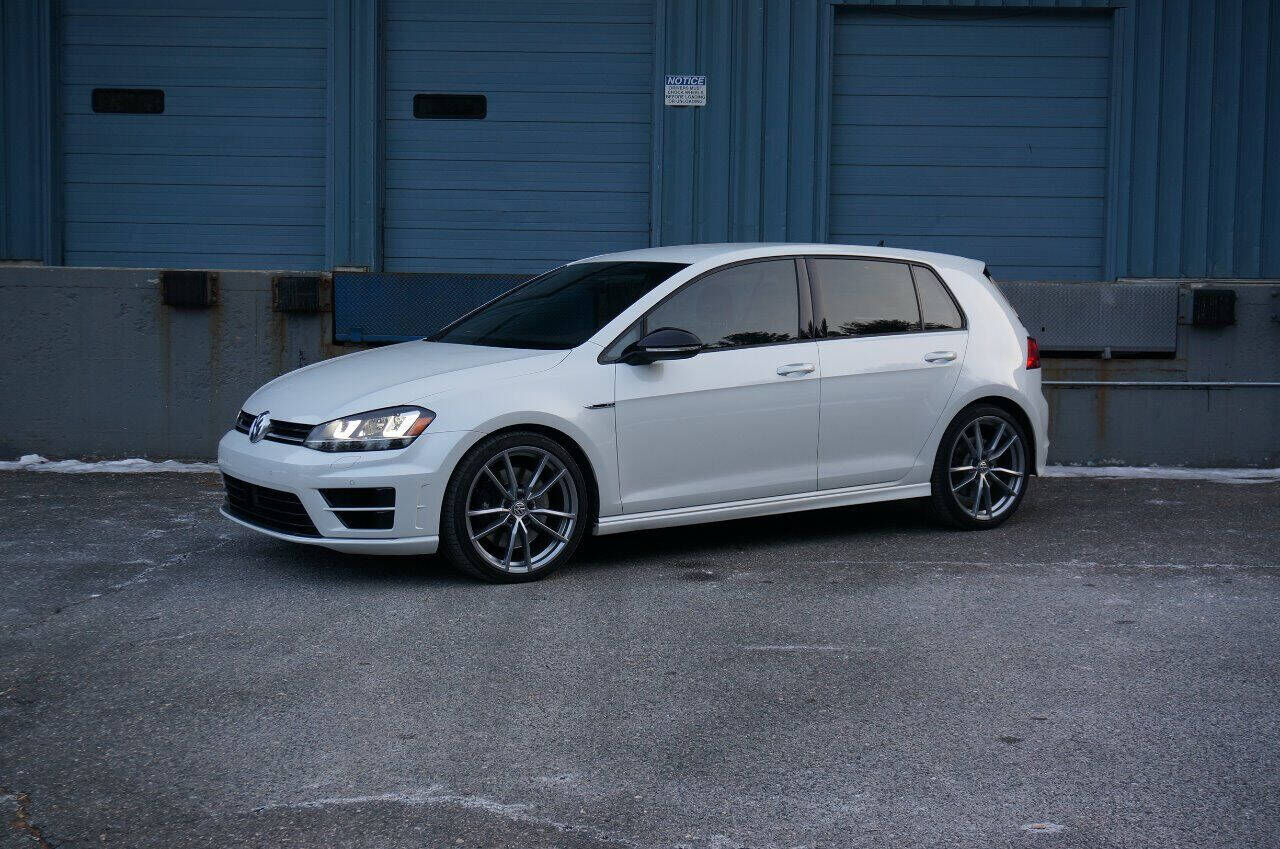 2017 VOLKSWAGEN Golf R
