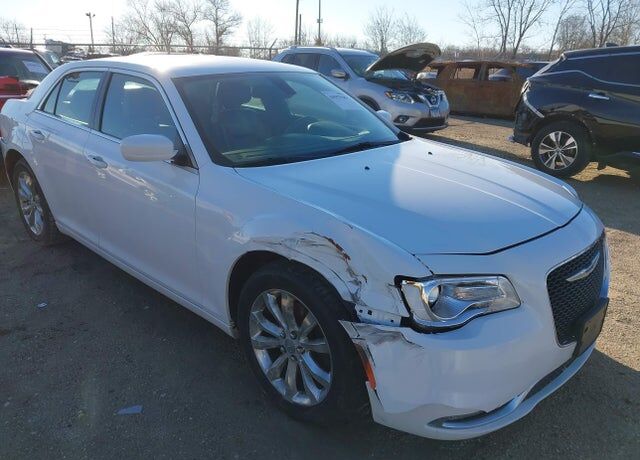 2016 CHRYSLER 300